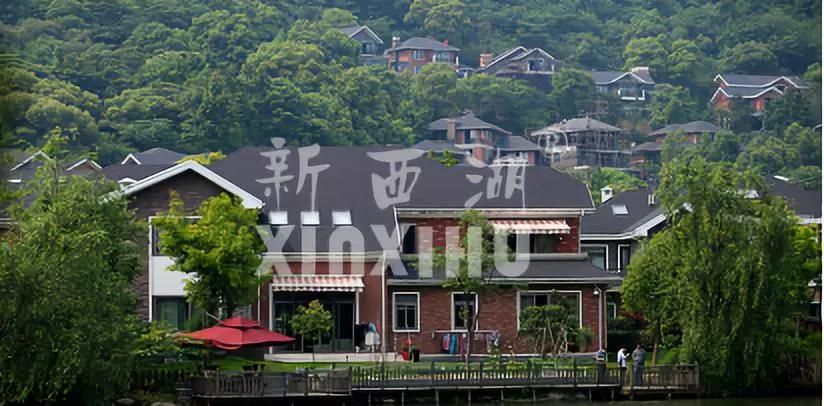 1583383323720082cVYj.jpg 瀝青瓦2.jpg